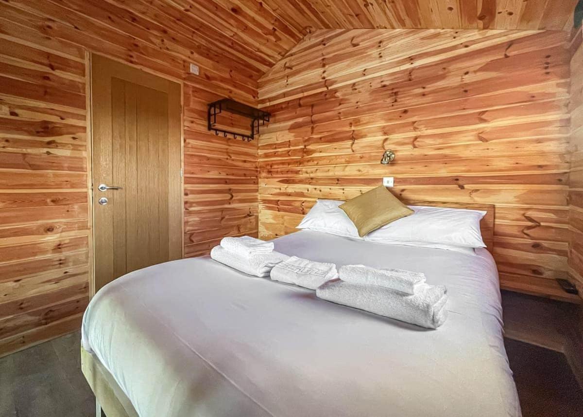 Lakeside Fishing Retreats Old Leake Экстерьер фото